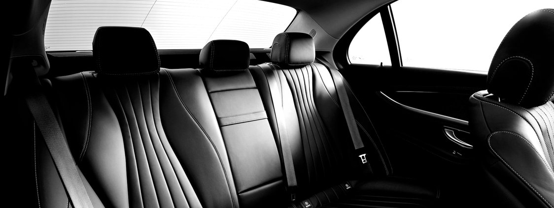 Cabs4u Aylesbury cheap Airport taxi to Heathrow Airport to Aylesbury minicab service 24/7 fixed fares. cheap and professional taxi to luton airport. executive car from Aylesbury to Stanstead or birmmingham airport. book a luxrious cab for wedding now to london oxford milton keynes cheap fares